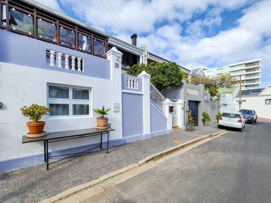 2 Bedroom Property for Sale in Sea Point Western Cape